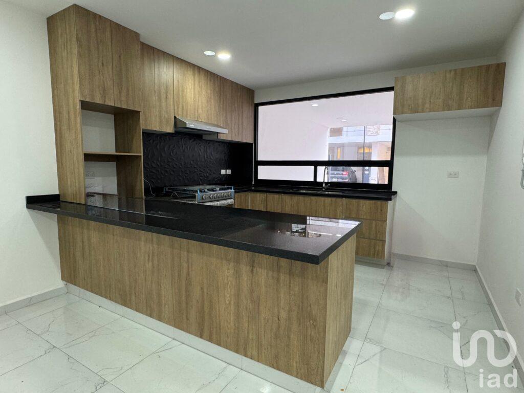 CASA NUEVA  A 5 MINUTOS DE PLAZA COMERCIAL LA EXPLANADA EN SAN PEDRO CHOLULA PUEBLA