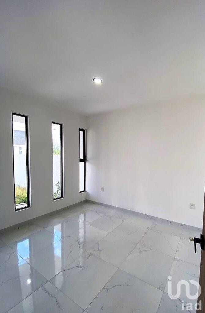CASA EN VENTA DOBLE ALTURA CAÑADAS DEL ARROYO, CORREGIDORA QRO