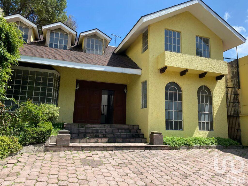 CASA EN BLVD ANAHUAC EN VENTA