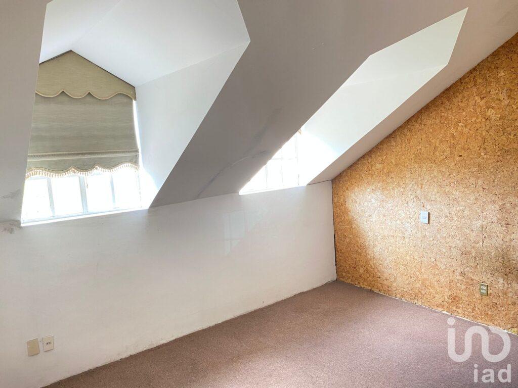 CASA EN BLVD ANAHUAC EN VENTA