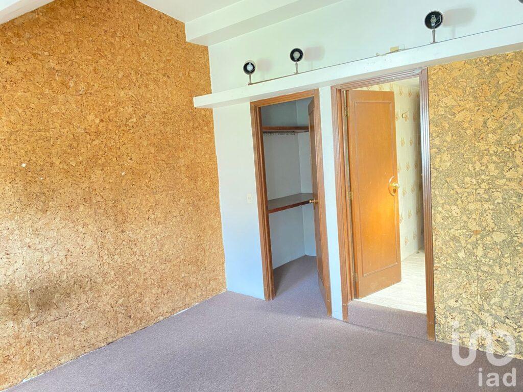 CASA EN BLVD ANAHUAC EN VENTA