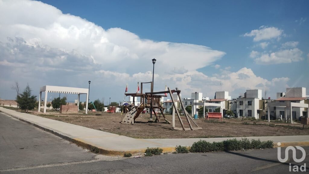 CASA EN VENTA EN FRACCIONAMIENTO PASEOS DE LA PLATA,SAN ANTONIO EL DESMONTE,PACHUCA,HGO.