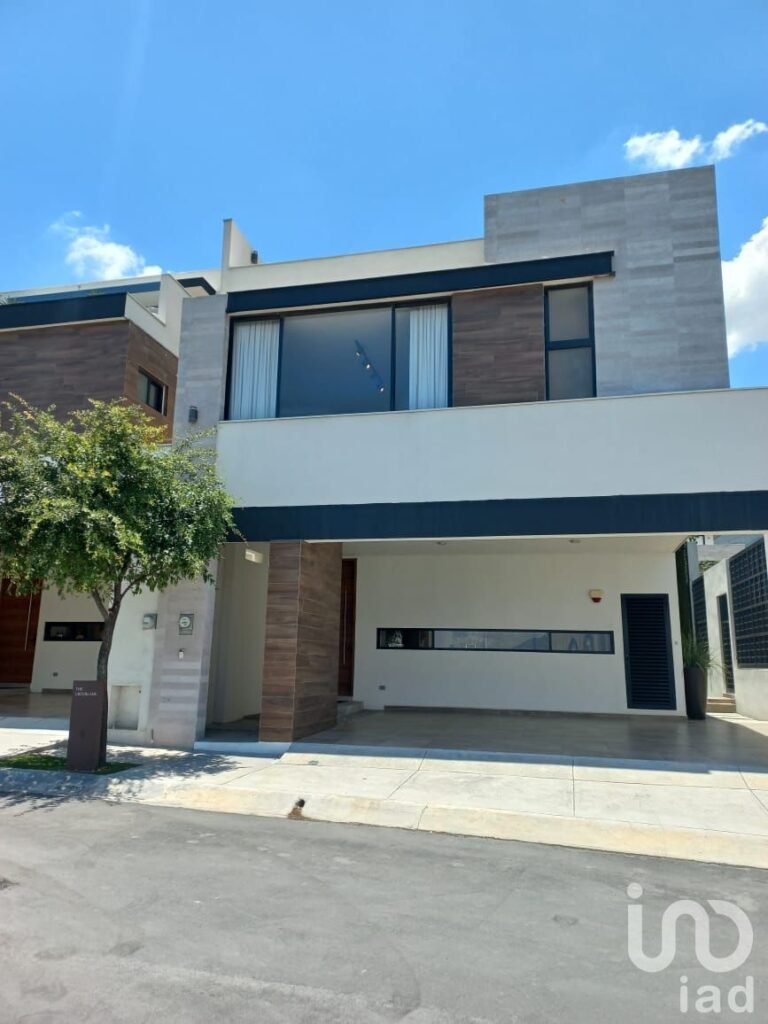Casa en Venta Avenida Paseo de los Leones, Cumbres Monterrey García, Nuevo León I2