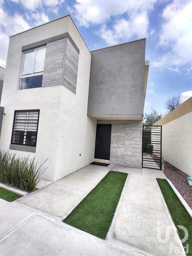 Casa en Venta en Veranda, Zona Lincoln García Nuevo León S2