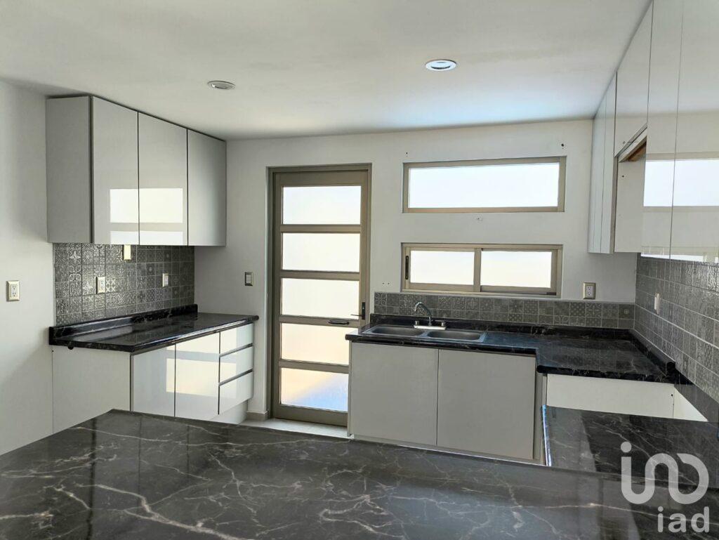 !Estrena esta exclusiva casa con diseño y acabados de lujo al Sur de Pachuca!