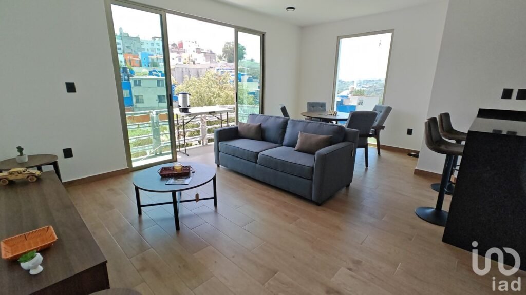 Departamentos nuevos con vigilancia,balcon en sala y recamaras, elevador.