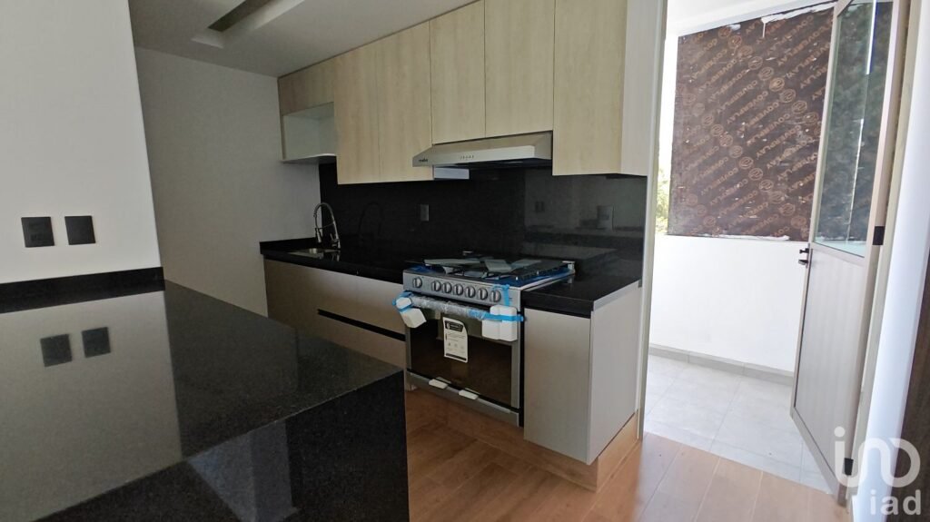 Departamentos nuevos con vigilancia,balcon en sala y recamaras, elevador.