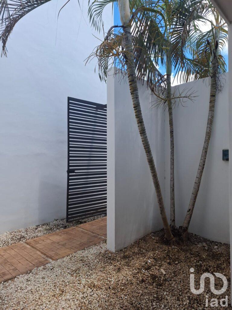 VENTA AMPLIA CASA EN FRACCIONAMIENTO MONTEBELLO, MERIDA ,YUCATAN.