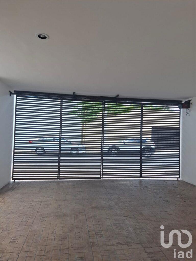 VENTA AMPLIA CASA EN FRACCIONAMIENTO MONTEBELLO, MERIDA ,YUCATAN.