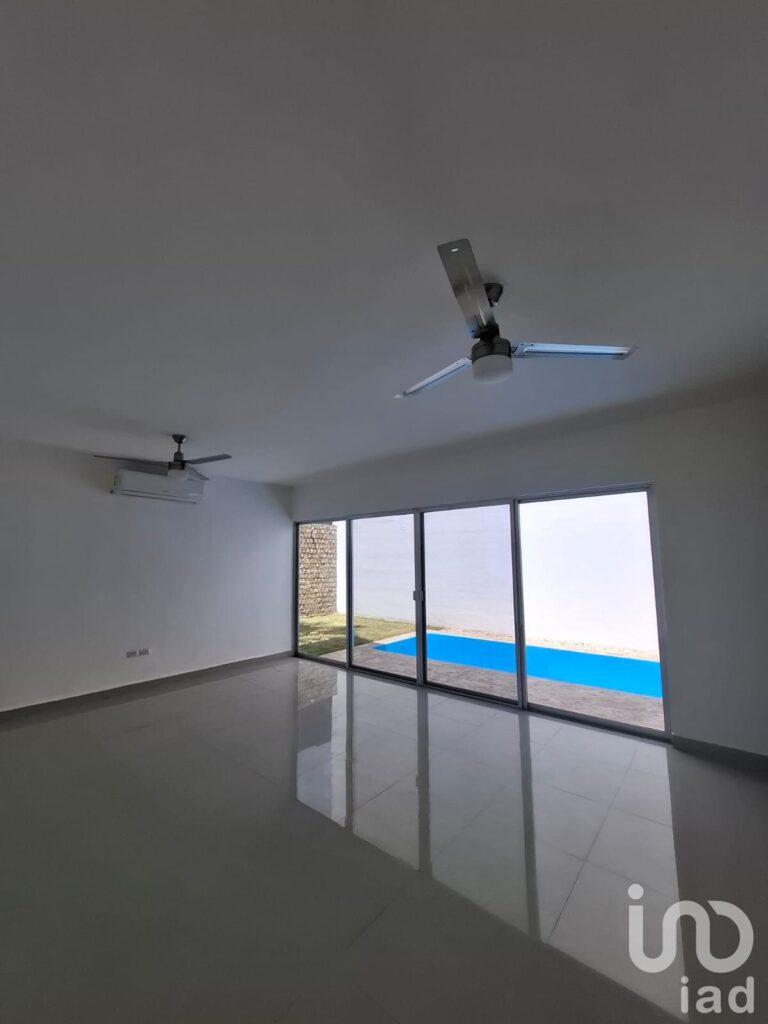 VENTA AMPLIA CASA EN FRACCIONAMIENTO MONTEBELLO, MERIDA ,YUCATAN.