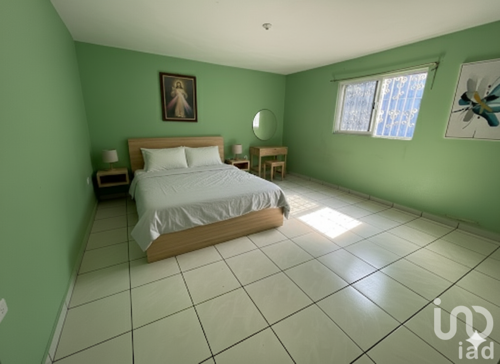 Casa en venta en col. Ignacio Zaragoza sobre la avenida principal con 2 amplias recamaras