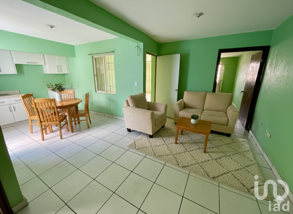 Casa en venta en col. Ignacio Zaragoza sobre la avenida principal con 2 amplias recamaras