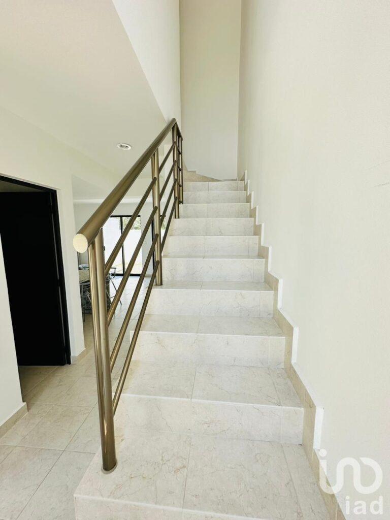 Amplia Casa en Fraccionamiento Playa del Sol II de Playa del Carmen