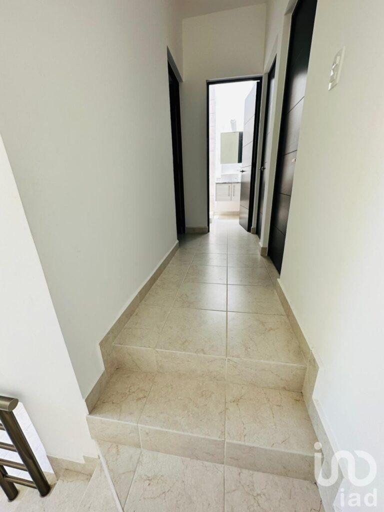 Amplia Casa en Fraccionamiento Playa del Sol II de Playa del Carmen