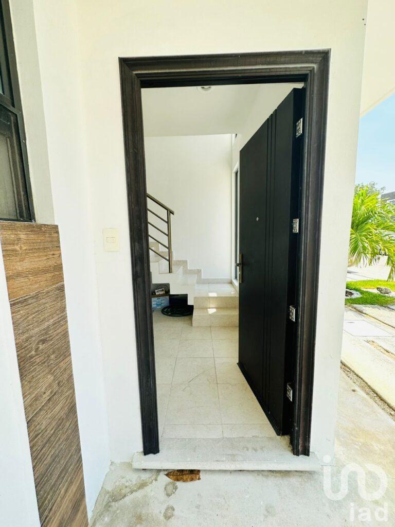 Amplia Casa en Fraccionamiento Playa del Sol II de Playa del Carmen