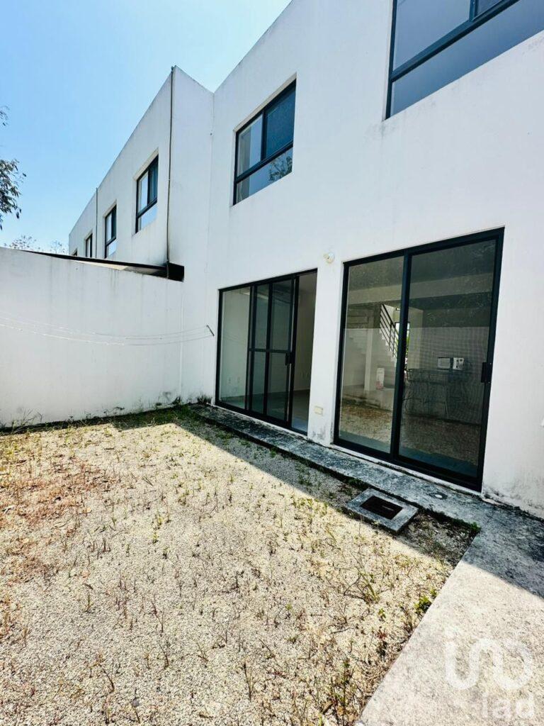 Amplia Casa en Fraccionamiento Playa del Sol II de Playa del Carmen