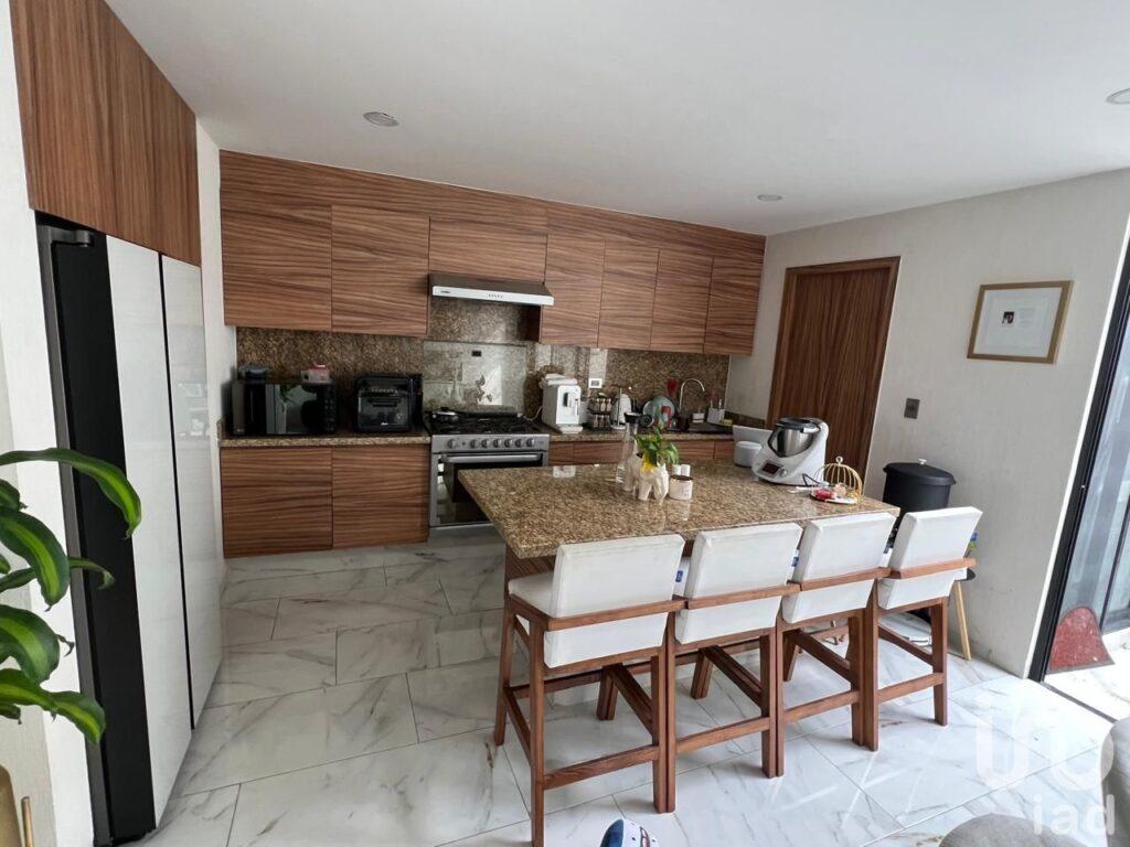 Preciosa casa en Fraccionamiento Punta Loma (Zavaleta)