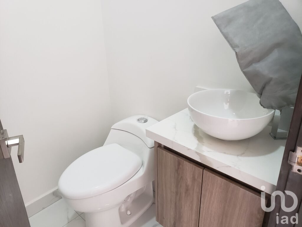 Casa Nueva de 1 Planta Ubicada por Av. de las Americas cerca de Puente Libre