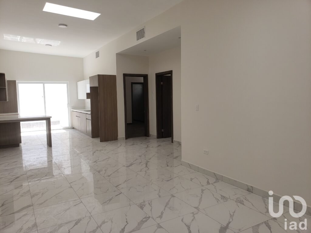 Casa Nueva de 1 Planta Ubicada por Av. de las Americas cerca de Puente Libre