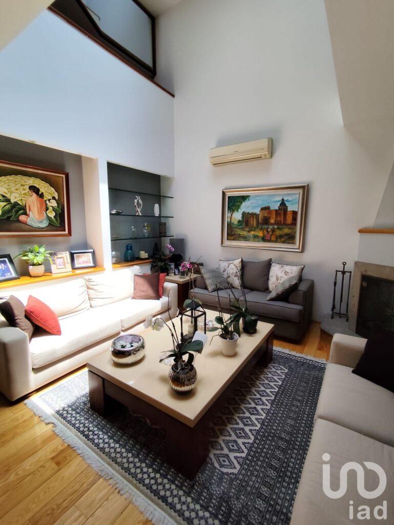 LUJOSA RESIDENCIA EN JARDINES DEL PEDREGAL - ÁLVARO OBREGÓN, CDMX