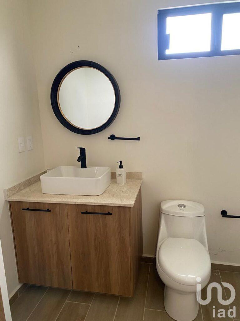 Residencial en Celaya, Casa en Quintas de Campo Real |4R | 3B | 216 m² terreno