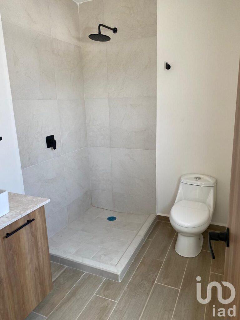 Casa en venta en Quintas de Campo Real con alberca y fcc privado aun costado Praderas de la hacienda