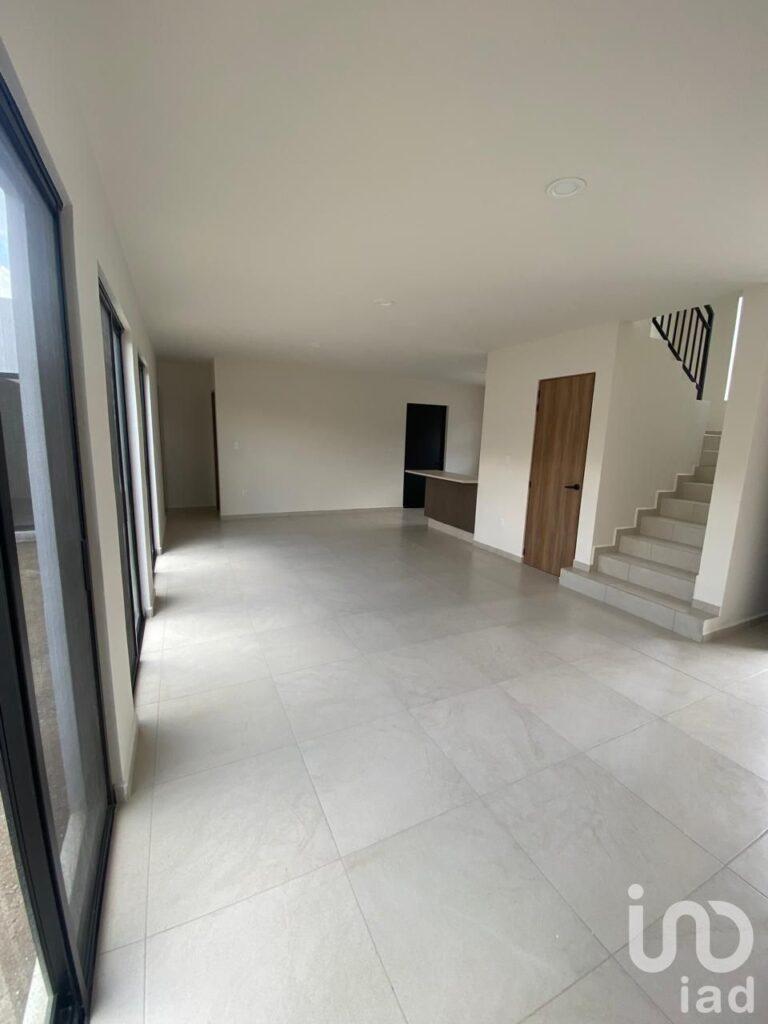 Casa en venta en Quintas de Campo Real con alberca y fcc privado aun costado Praderas de la hacienda