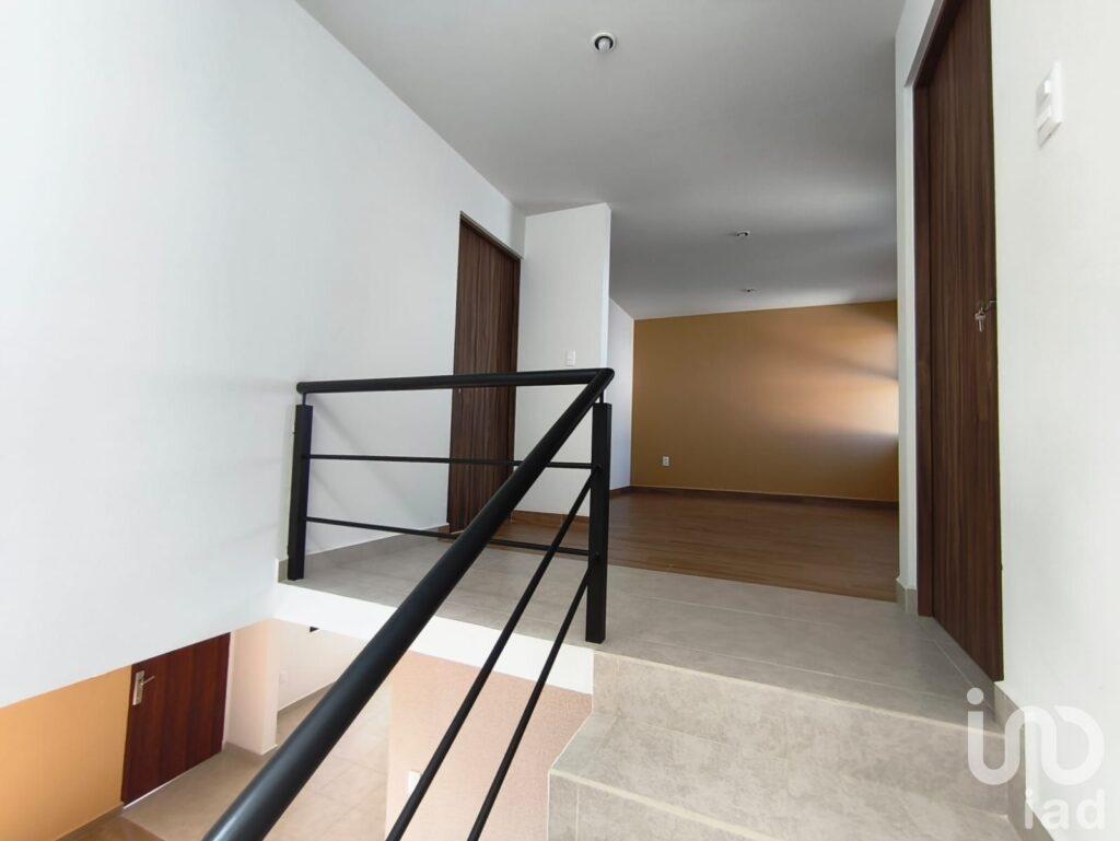 CASA EN VENTA EN PRIVADA ANTEQUERA EN POZOS A UNOS METROS DEL EJE 128