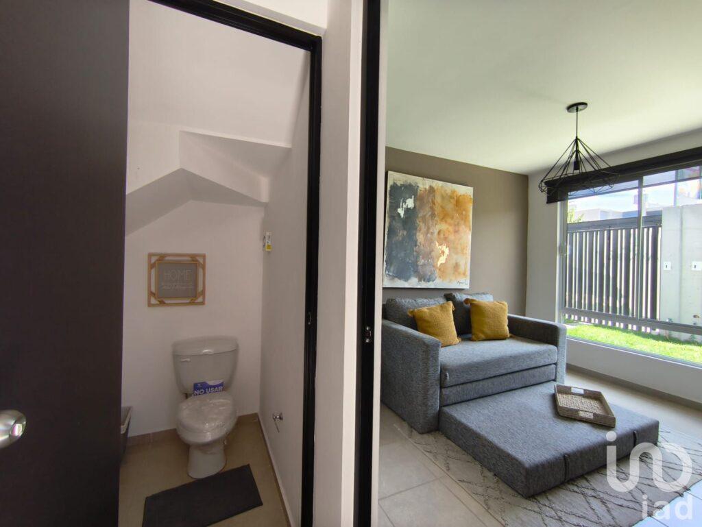 Casas en venta de 2 y de 3 recámaras en periférico Norte de SLP en privada con amenidades