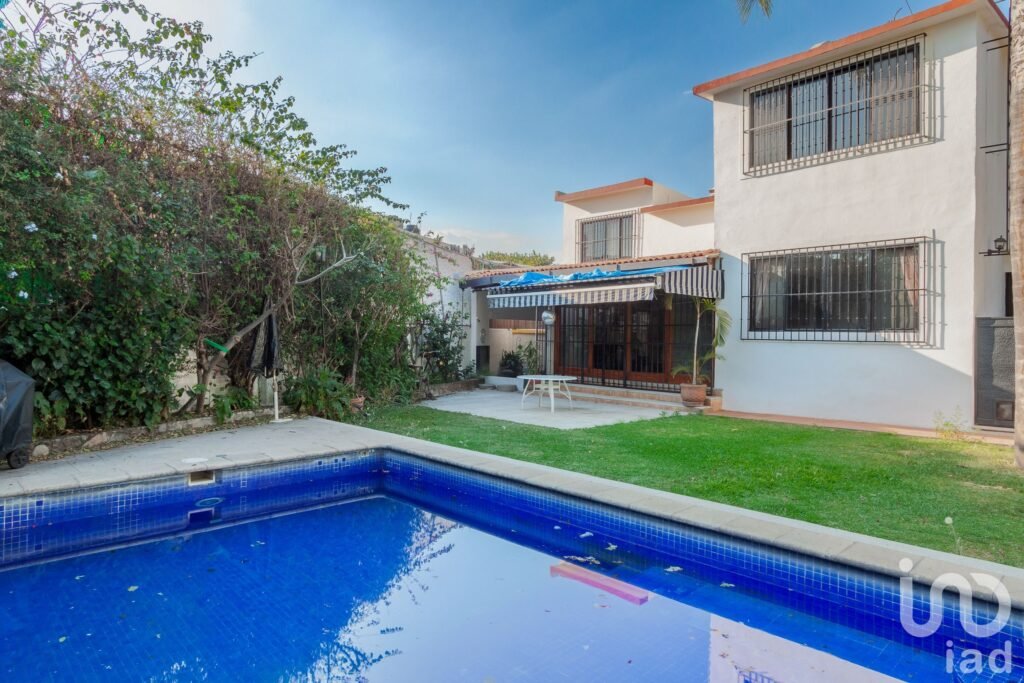 CASA EN VENTA RECAMARA CON BAÑO EN PLANTA BAJA CHULAVISTA CUERNAVACA