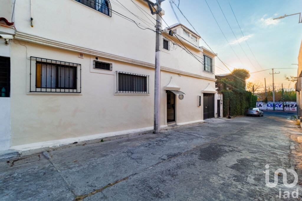 CASA EN VENTA RECAMARA CON BAÑO EN PLANTA BAJA CHULAVISTA CUERNAVACA