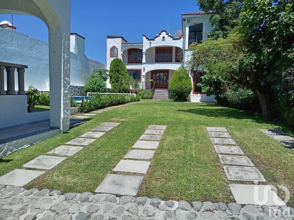 CASA EN VENTA, BURGOS BUGAMBILIAS, CUERNAVACA