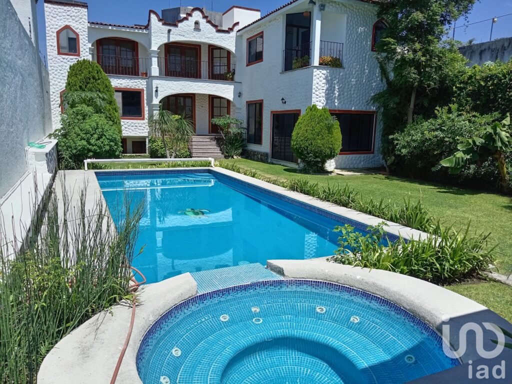 CASA EN VENTA, BURGOS BUGAMBILIAS, CUERNAVACA