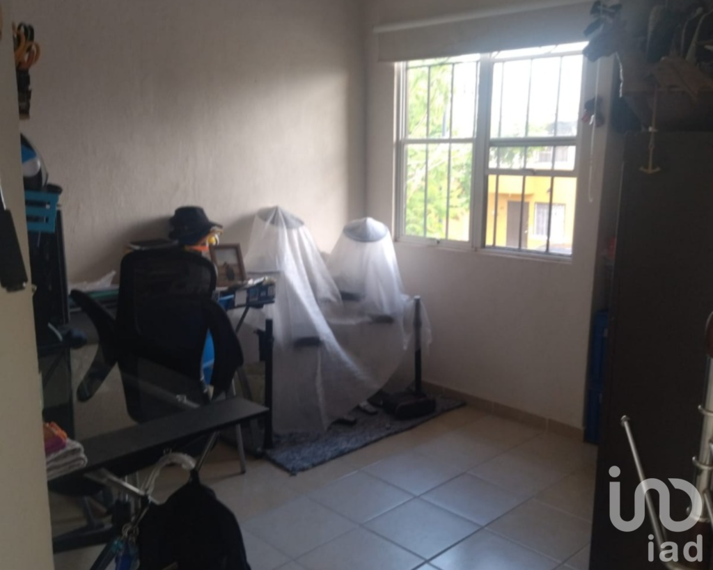 Hermosa Casa de 2 Niveles dentro de Fraccionamiento en El Marqués, Querétaro