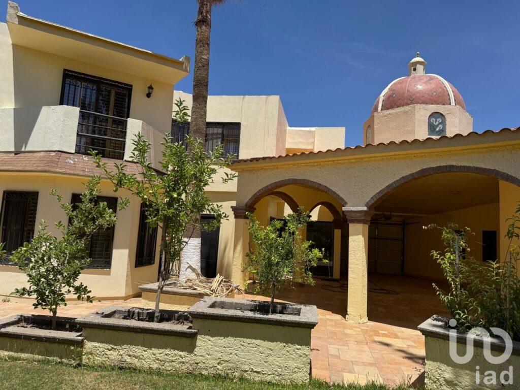 CASA EN VENTA EN EL CAMPANARIO