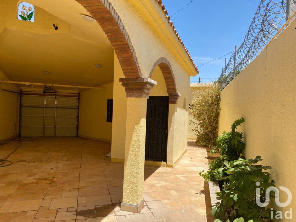 CASA EN VENTA EN EL CAMPANARIO