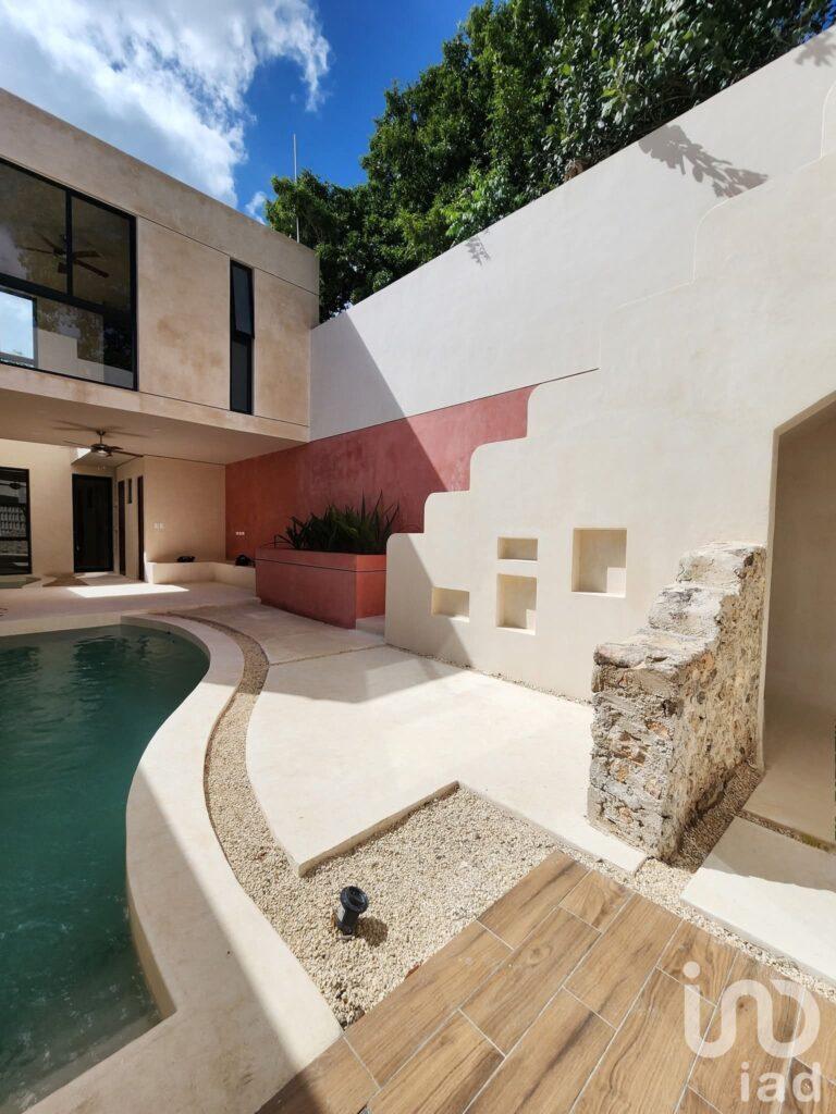 CASA EN VENTA UBICADA EN EL CENTRO DE MÉRIDA YUCATÁN,  TOTALMENTE RESTAURADA