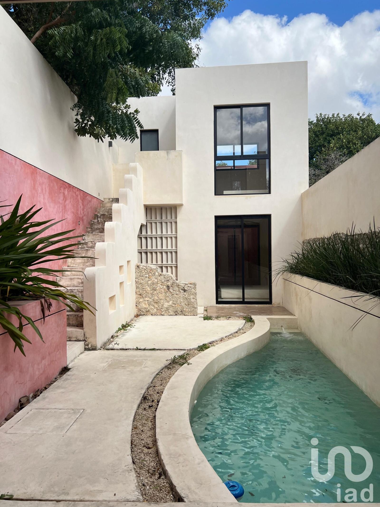 CASA EN VENTA UBICADA EN EL CENTRO DE MÉRIDA YUCATÁN,  TOTALMENTE RESTAURADA