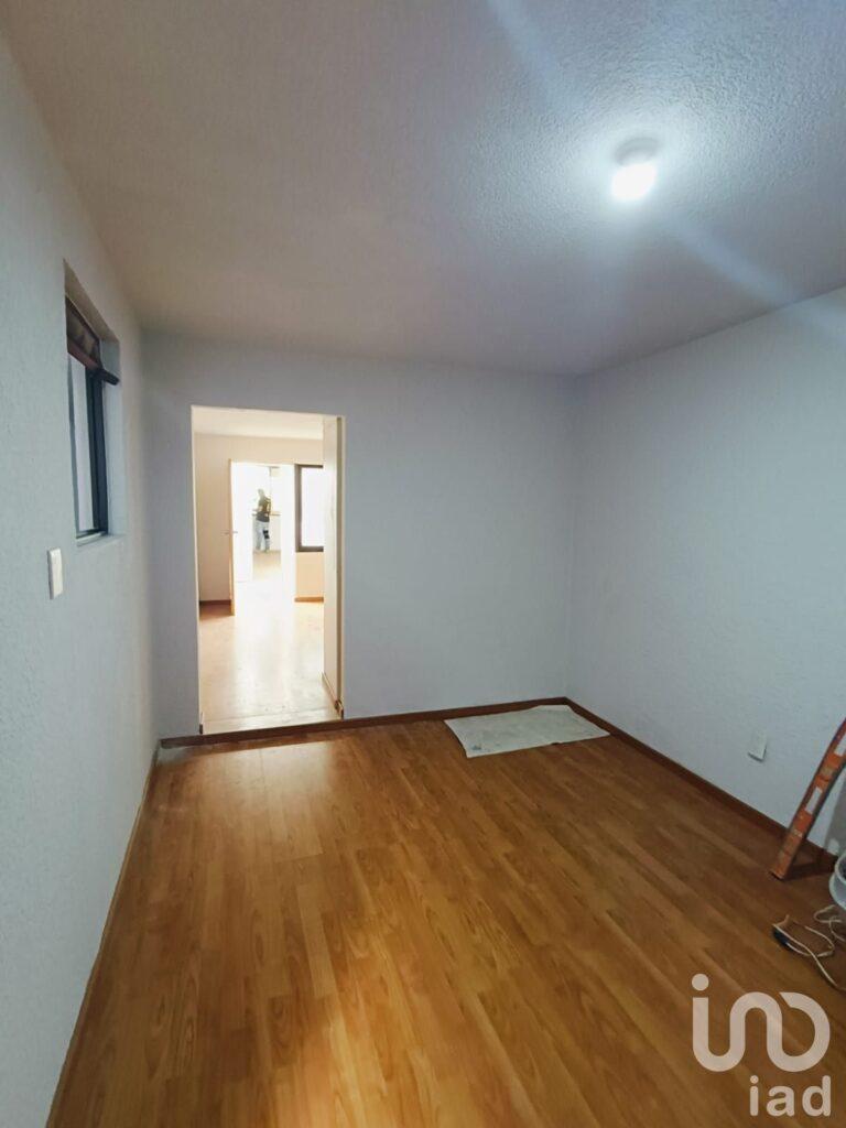 SE VENDE CASA EN INFONAVIT CAMELINAS ATRAS DEL IMSS CAMELINAS