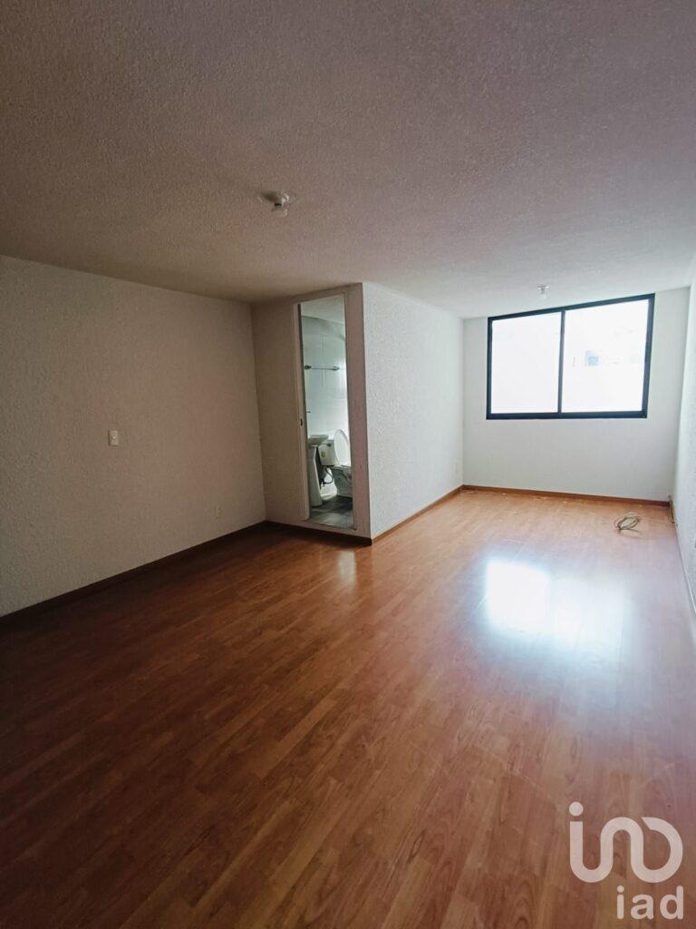 SE VENDE CASA EN INFONAVIT CAMELINAS ATRAS DEL IMSS CAMELINAS