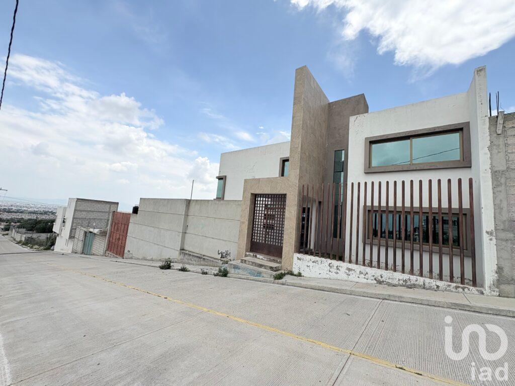 Se vende casa con amplio jardín en Santa Gertrudis, Santiago Tlapacoya, Hidalgo