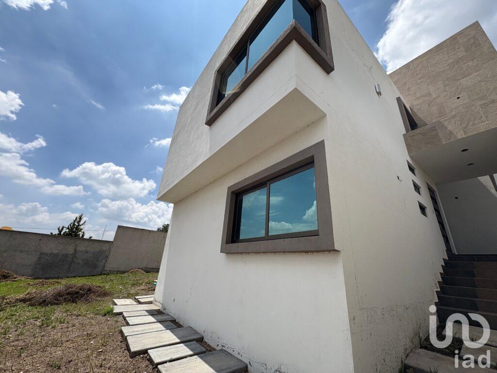 Se vende casa con amplio jardín en Santa Gertrudis, Santiago Tlapacoya, Hidalgo