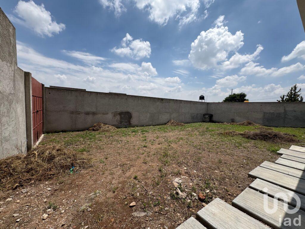 Se vende casa con amplio jardín en Santa Gertrudis, Santiago Tlapacoya, Hidalgo