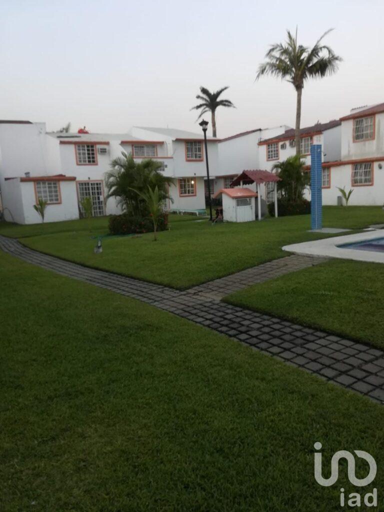 VENTA DE CASA EN FRACCIONAMIENTO JOYAS DEL MARQUEZ , ACAPULCO GUERRERO