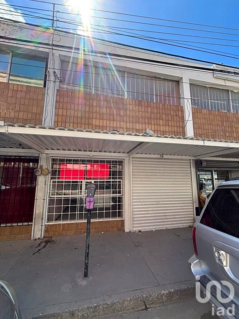 Se Renta Local de 3 niveles, Zona Centro Cd Juarez, Chihuahua