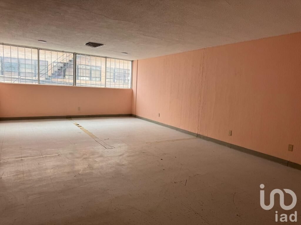 Se Renta Local de 3 niveles, Zona Centro Cd Juarez, Chihuahua