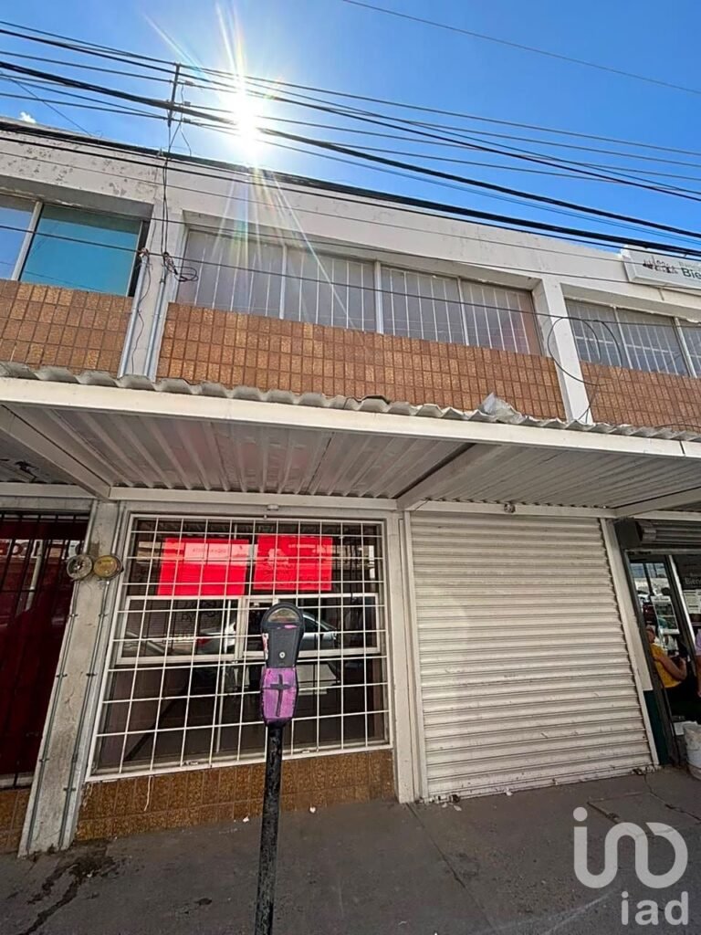 Se Renta Local de 3 niveles, Zona Centro Cd Juarez, Chihuahua