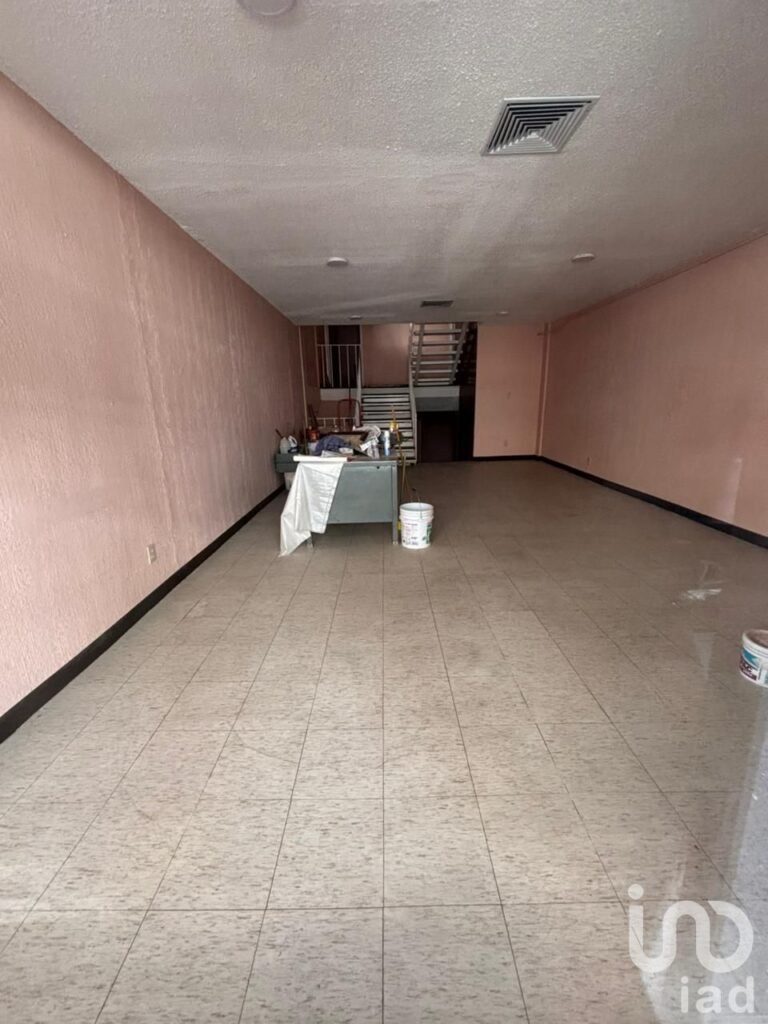 Se Renta Local de 3 niveles, Zona Centro Cd Juarez, Chihuahua