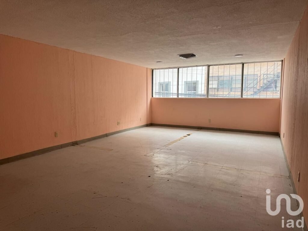 Se Renta Local de 3 niveles, Zona Centro Cd Juarez, Chihuahua