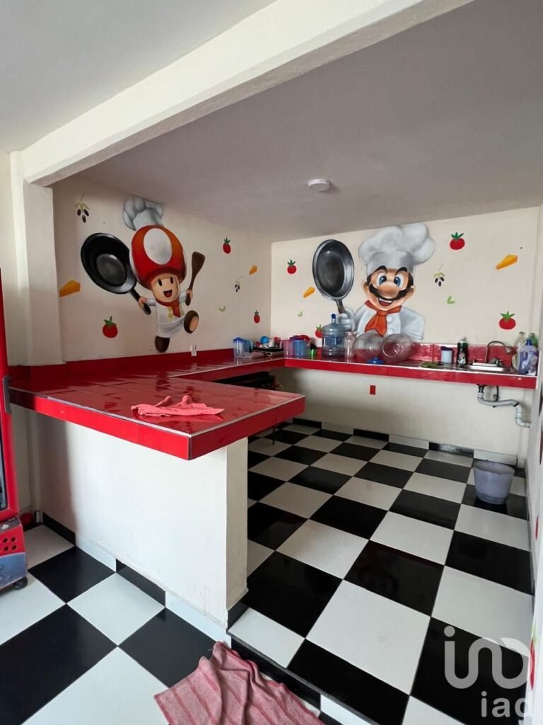 VENTA DE SALON DE FIESTAS INFANTILES CON AREA COMERCIAL EN ECATEPEC